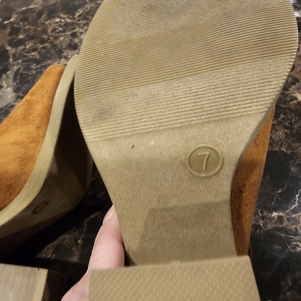 Curfew Fuax Seude Block Heel Buckle Strap Peep Toe Ankle Boots Size 7 - Picture 7 of 7